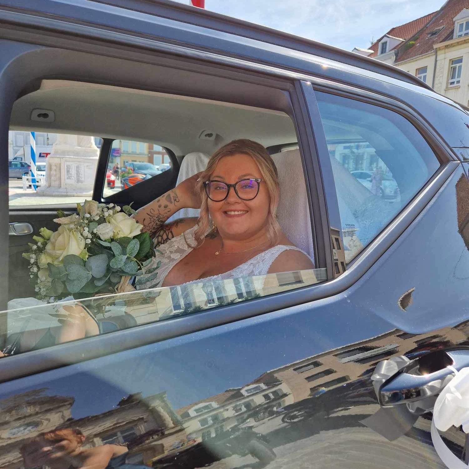 Madeline, créatrice d'objets et textiles personnalisés sur la commune de Guines.